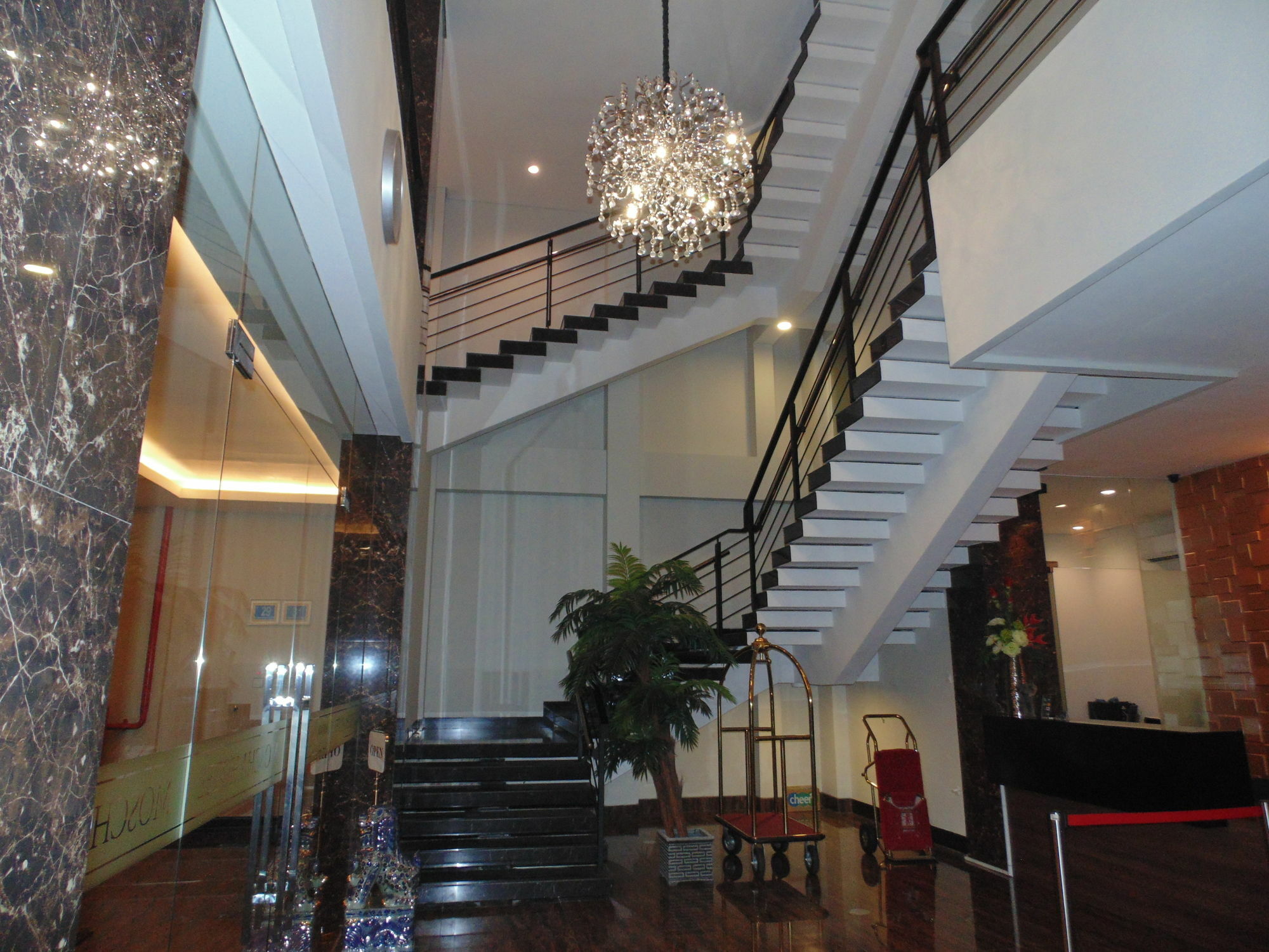 Moscha Surabaya City Center Hotel Exterior photo